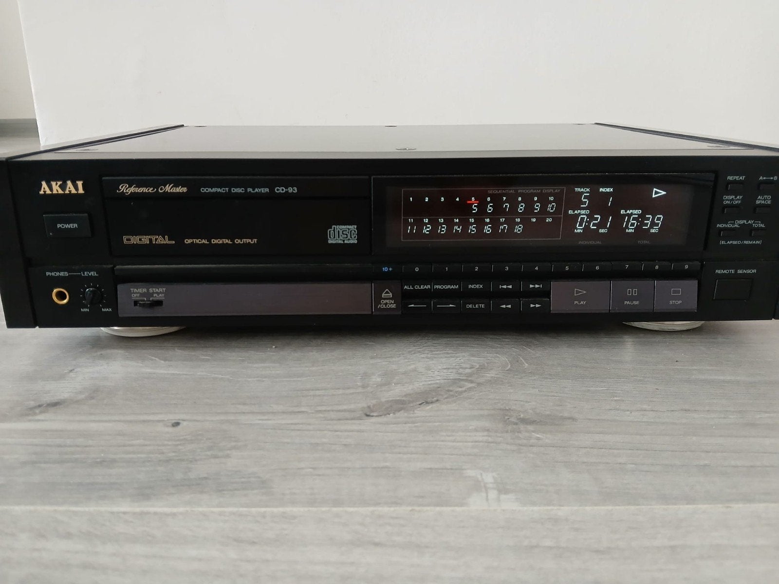 AKAI CD-93 REFERENCE MASTER