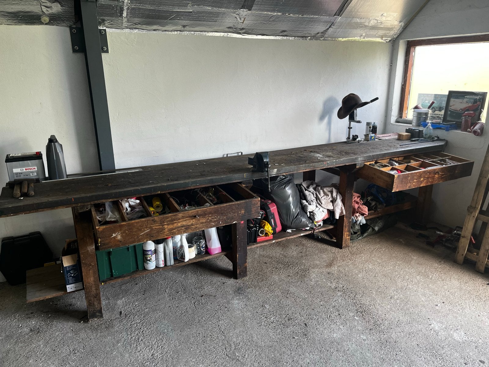 Retro houten werkbank met 2 lades en bankschroef, Doe-het-zelf en Verbouw, Werkbanken, Ophalen, Gebruikt, 170 cm of meer, Bankschroef