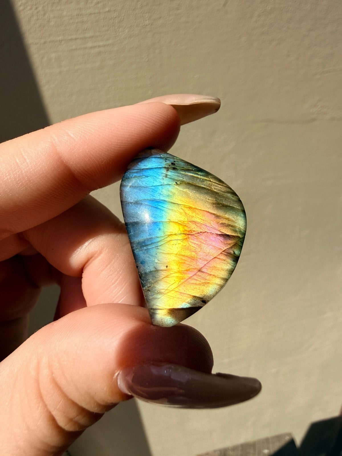 Supermooie labradoriet cabochon | waanzinnige flash, Ophalen of Verzenden, Mineraal
