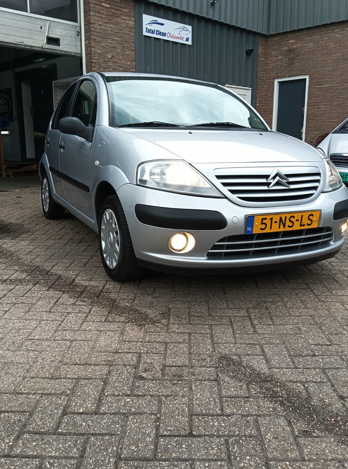 Citroën C3 1.4 I 2004 Grijs, Voorwielaandrijving, Stof, Elektrische ramen, Origineel Nederlands