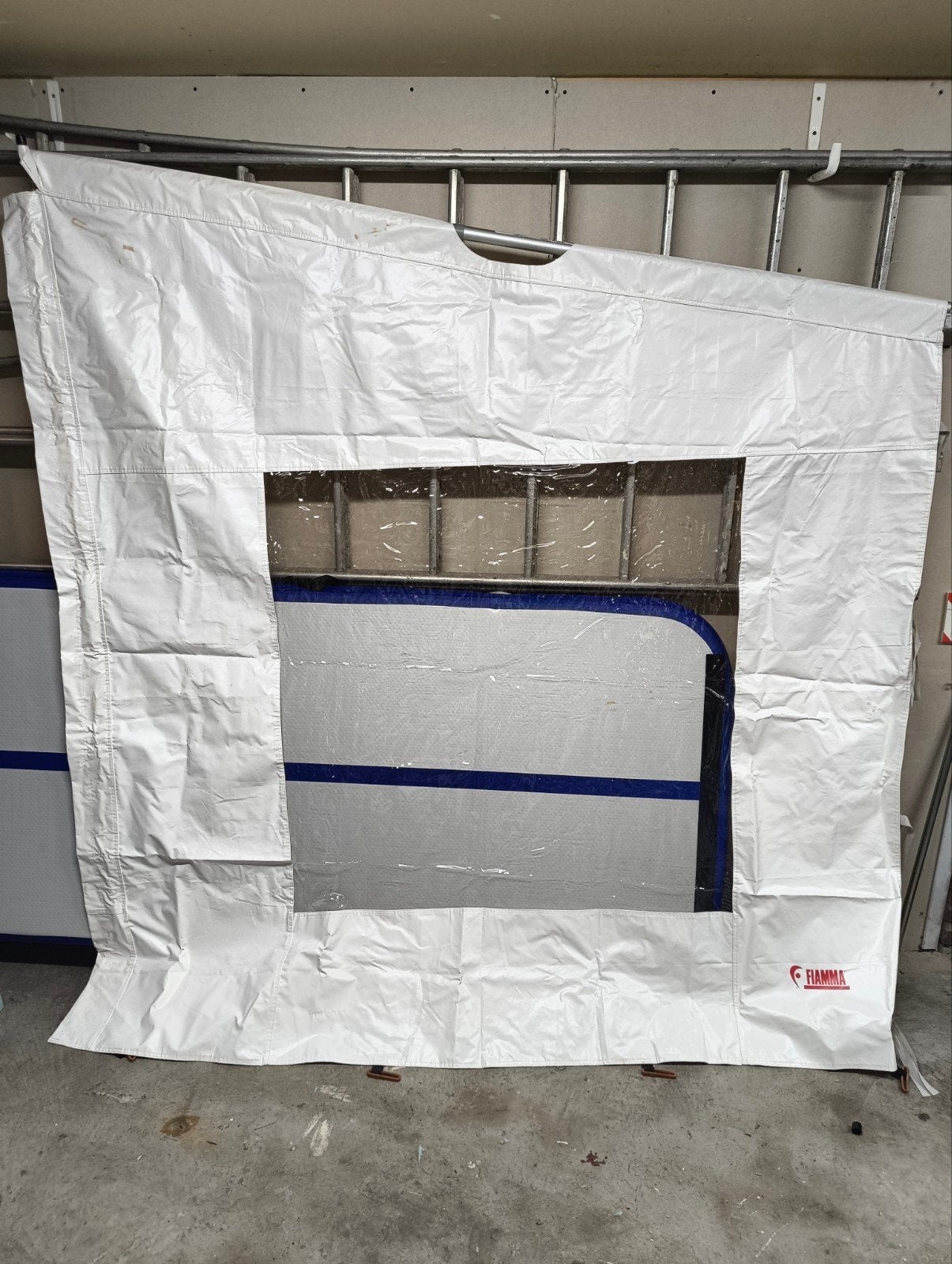 Fiamma zijwand zakluifel. 
220cm breed
225cm hoog, Ophalen