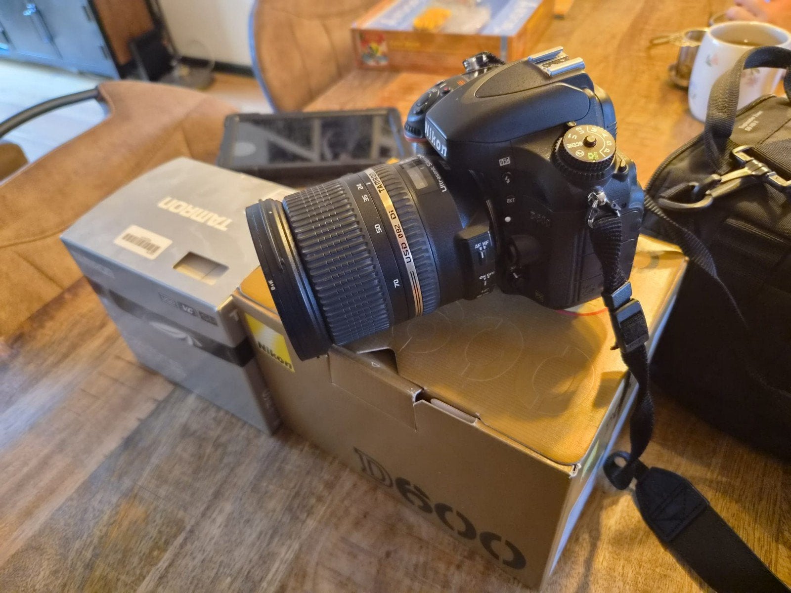 Nikon D600 met Tamron 24-70mm f/2.8 lens en statief, Audio, Tv en Foto, Fotocamera's Digitaal, Ophalen, Geheugenkaart, Zo goed als nieuw