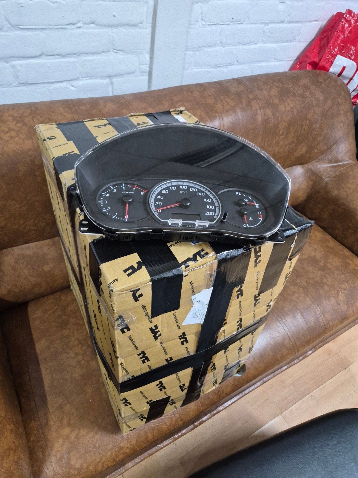 Suzuki Swift koplampen (R/L) en kilometerteller - z.g.a.n., Ophalen of Verzenden