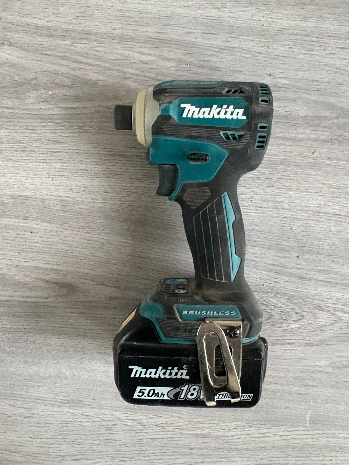 Makita DHR283 en DTD153 Accu Boorhamer en Slagmoersleutel Se