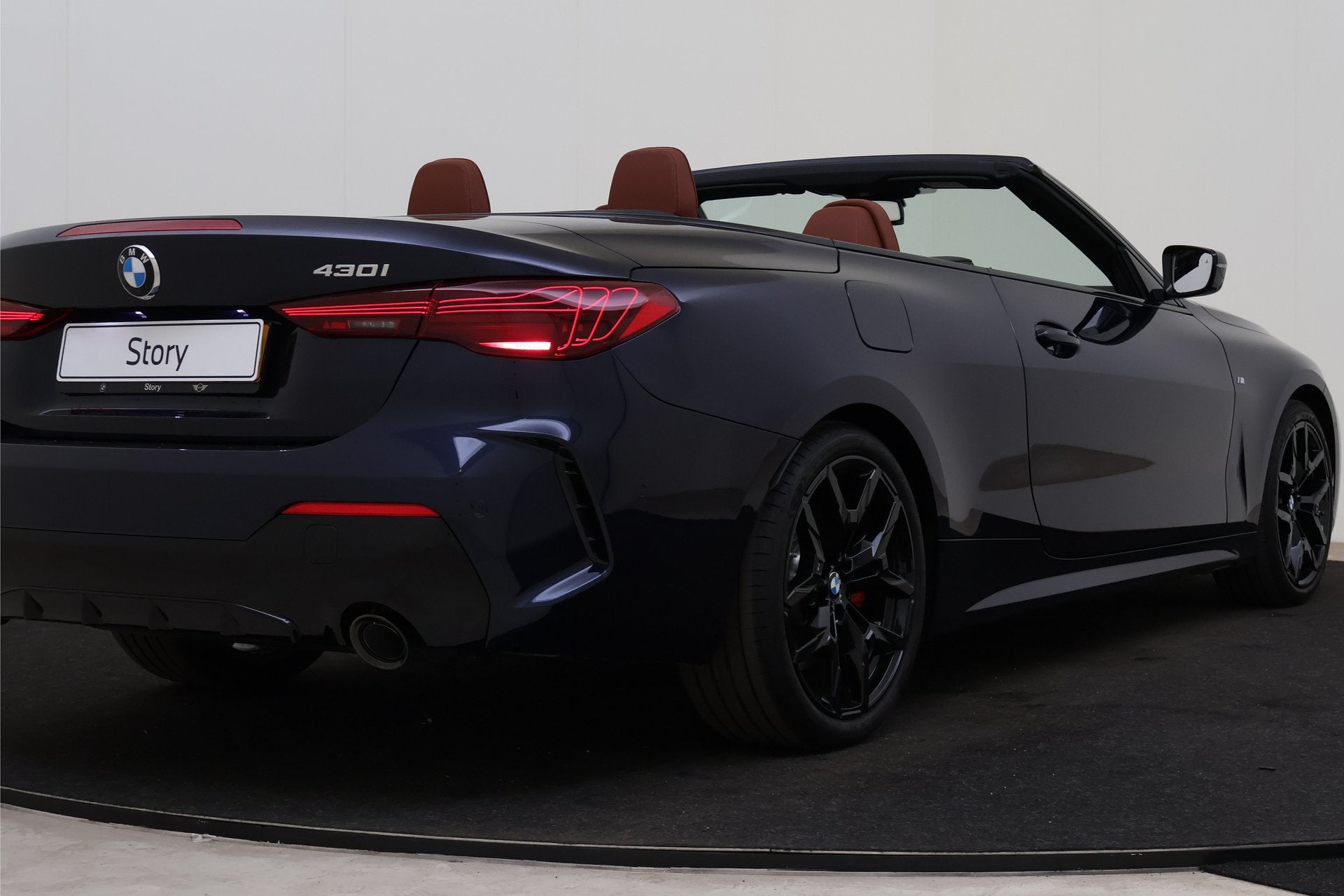 BMW 4 Serie Cabrio 430i xDrive M Sport Automaat / Comfort Ac, Auto's, Bedrijf, Vierwielaandrijving, 1740 kg, 750 kg