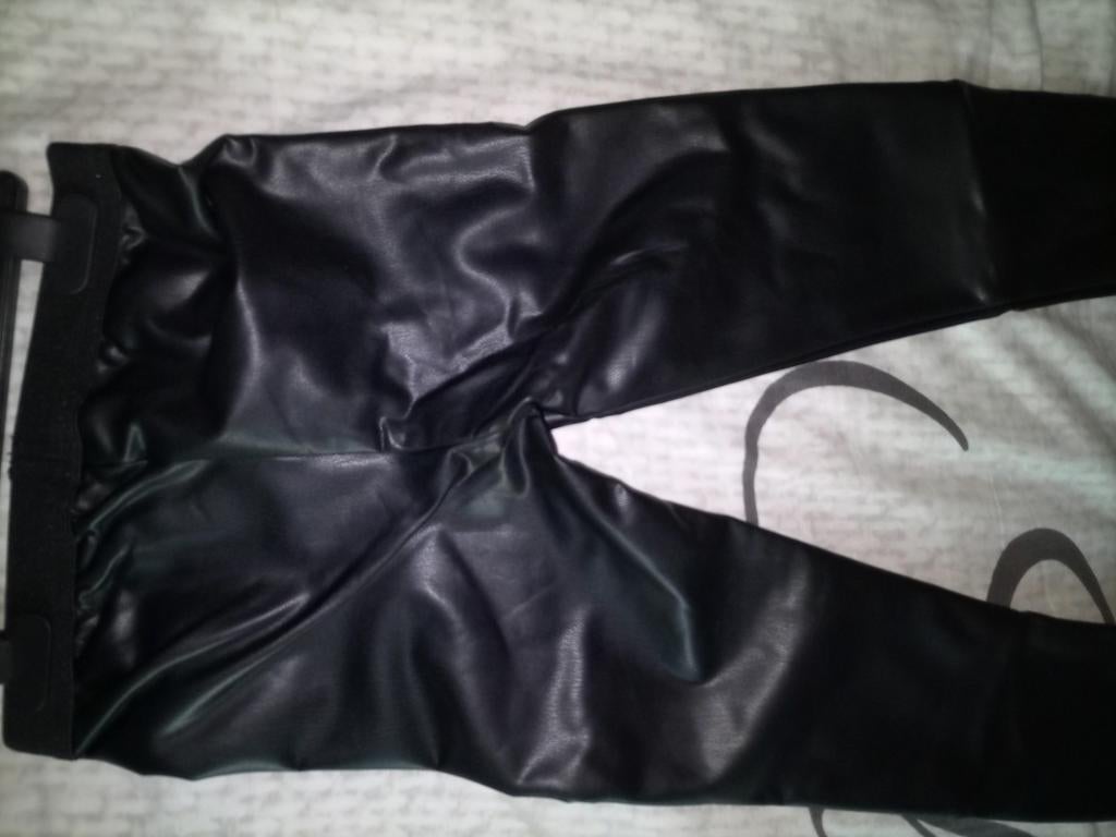 Kinderlegging van kunstleer. Maat 110/116., Kinderen en Baby's, Kinderkleding | Maat 110, Broek, Meisje, Nieuw, Ophalen of Verzenden