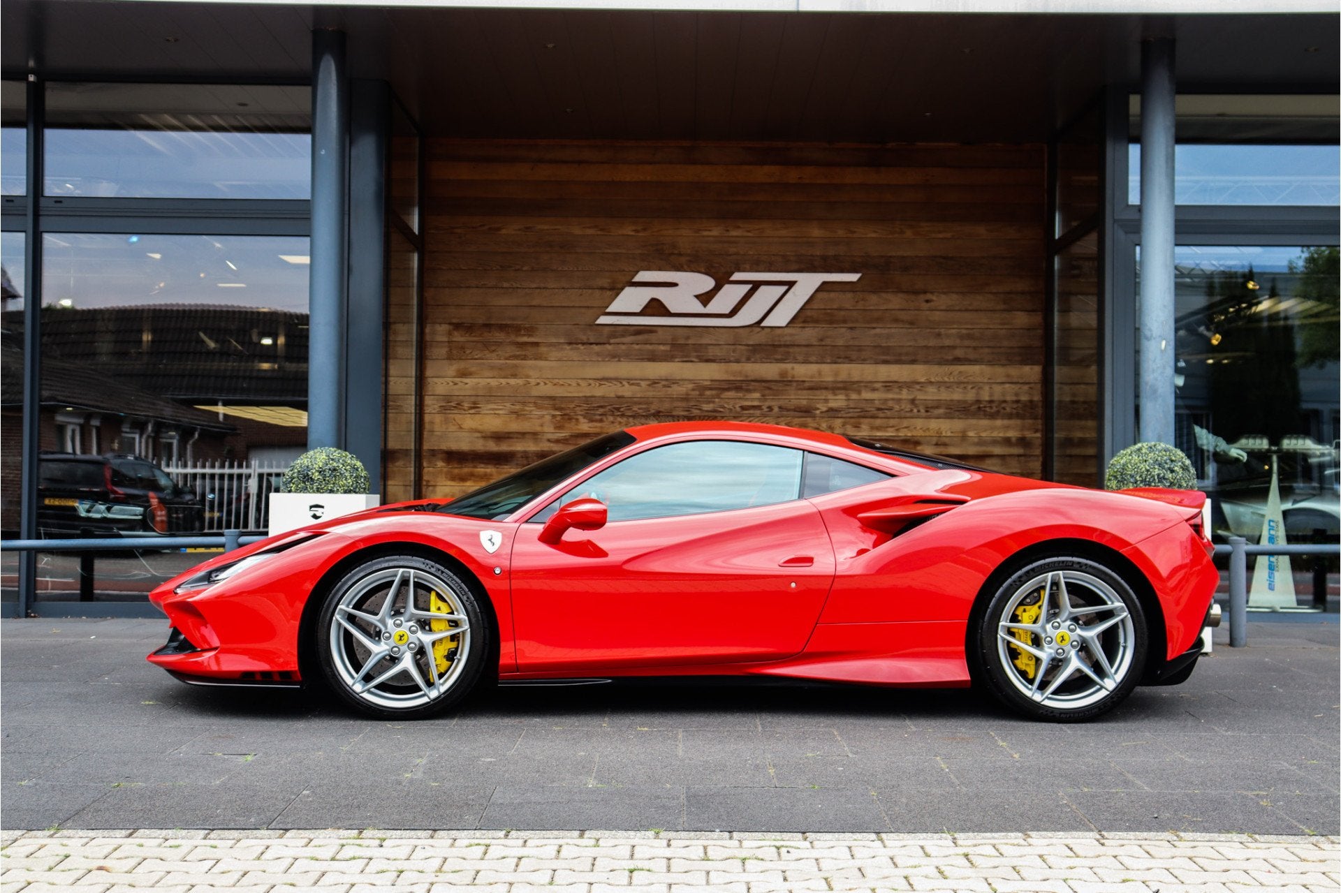 Ferrari F8 Tributo 3.9 V8 HELE BTW *Drivers Display/Carbon B, Automaat, Achterwielaandrijving, Gebruikt, 1505 kg