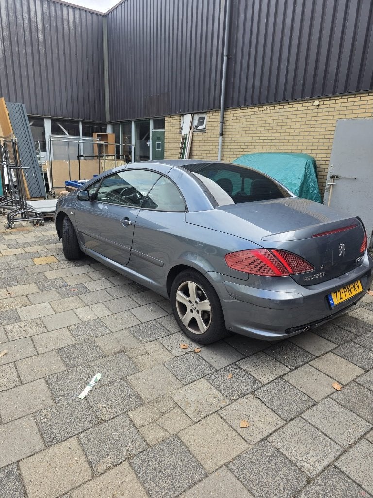 Peugeot 307 1.6 16V CC 2004 Grijs, Auto's, 730 kg, 4 cilinders, Cabriolet, 4 stoelen
