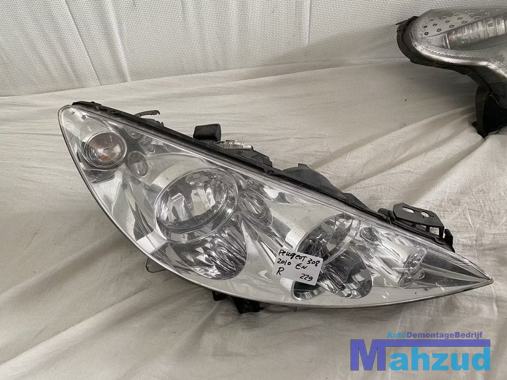 PEUGEOT 308 rechts koplamp (ENGELS), Auto-onderdelen, Verlichting, Peugeot, Gebruikt, Ophalen of Verzenden