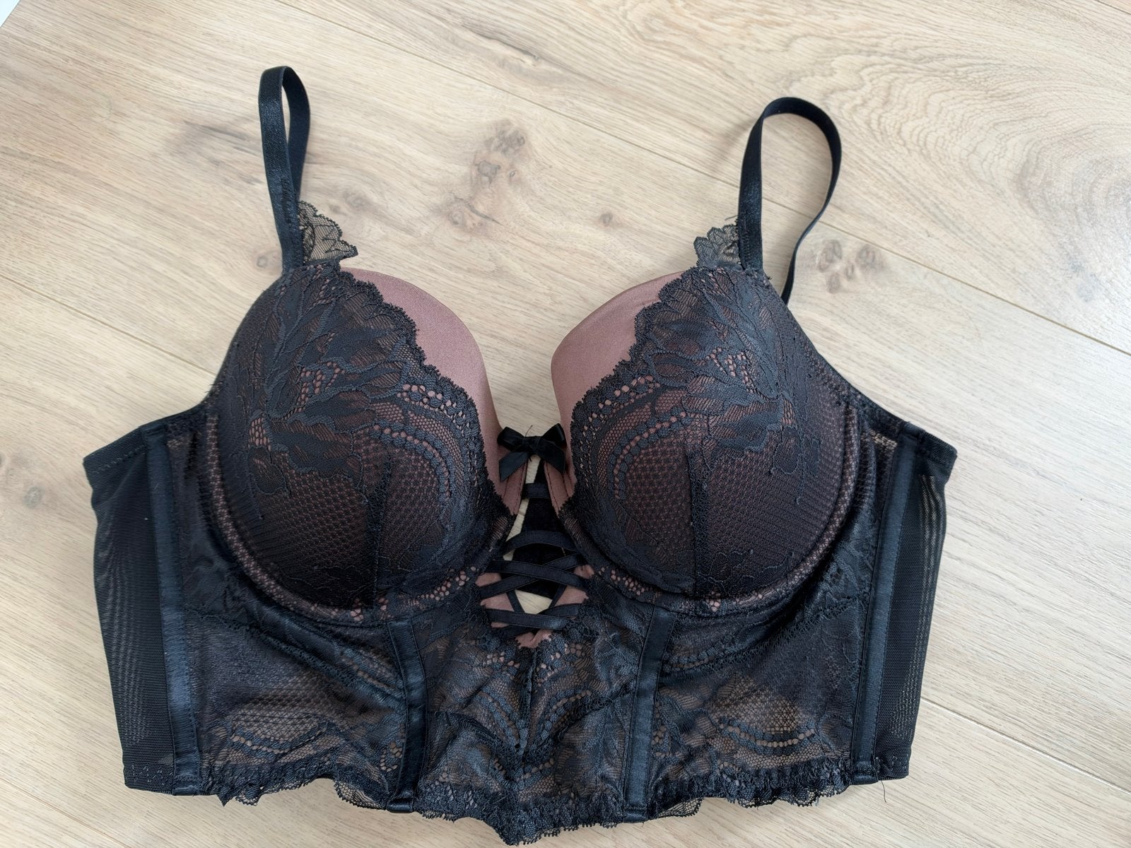 Hunkemöller BH 85D nieuw - Zwart met kant, Ophalen of Verzenden, Zwart, BH