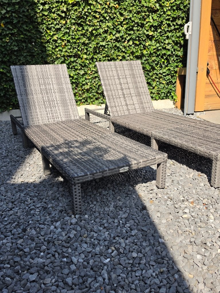 Zonnebedjes 2 stuks, met verstelbare rugsteun. zgan, Ophalen, Zo goed als nieuw, Aluminium, Stapelbaar