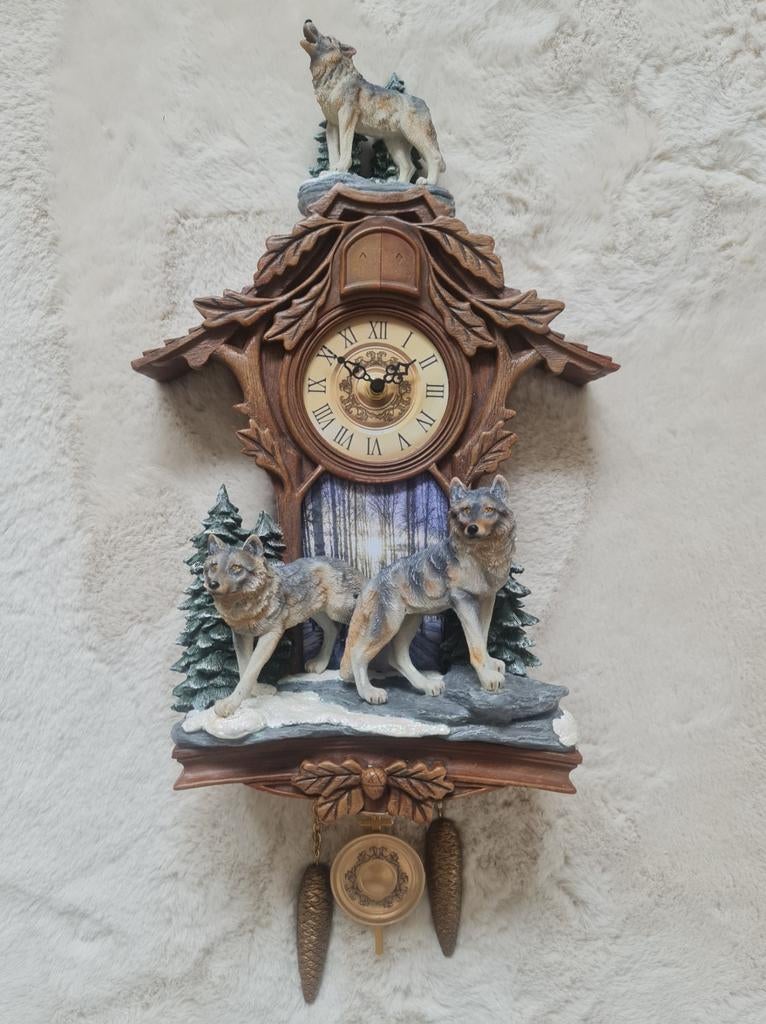 Koekoeksklok met wolven. Nieuwstaat. The Bradford Exchange, Ophalen of Verzenden, Zo goed als nieuw, Wandklok