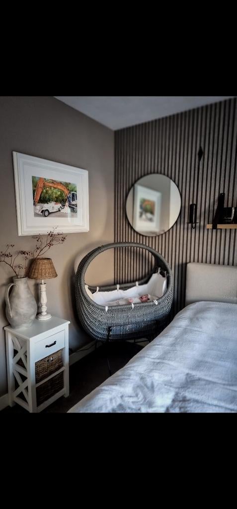 Celine wieg grijs met witte bekleding inclusief onderstel, Kinderen en Baby's, Babywiegjes en Ledikanten, Ophalen, Zo goed als nieuw