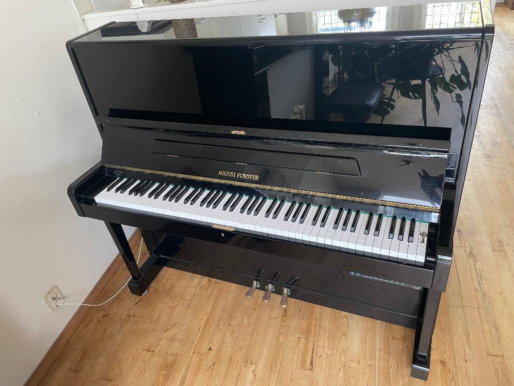 Piano te koop (Förster) zwart hoogglans, met Quiet Piano, Muziek en Instrumenten, Piano's, Ophalen, Zwart, Zo goed als nieuw, Piano