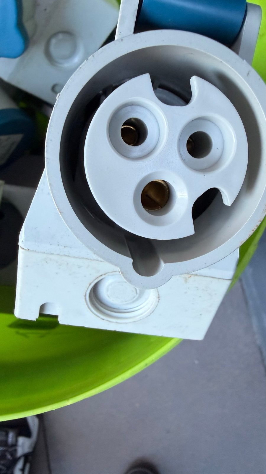 Mennekes Stekkerdoos 16A-6h/200-250V~ IP44 Type 101, Ophalen, Gebruikt, Overige merken, Stekkerdoos