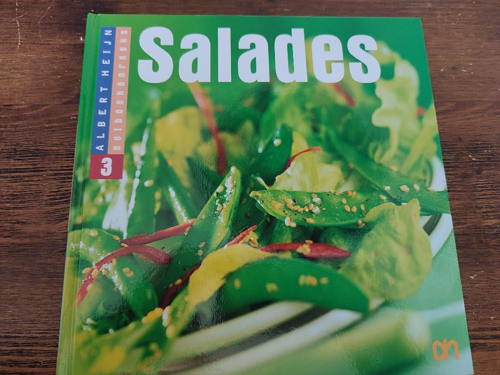 AH Kookboek Salades te koop!, Boeken, Kookboeken, Ophalen of Verzenden, Zo goed als nieuw, Albert Heijn, Hoofdgerechten