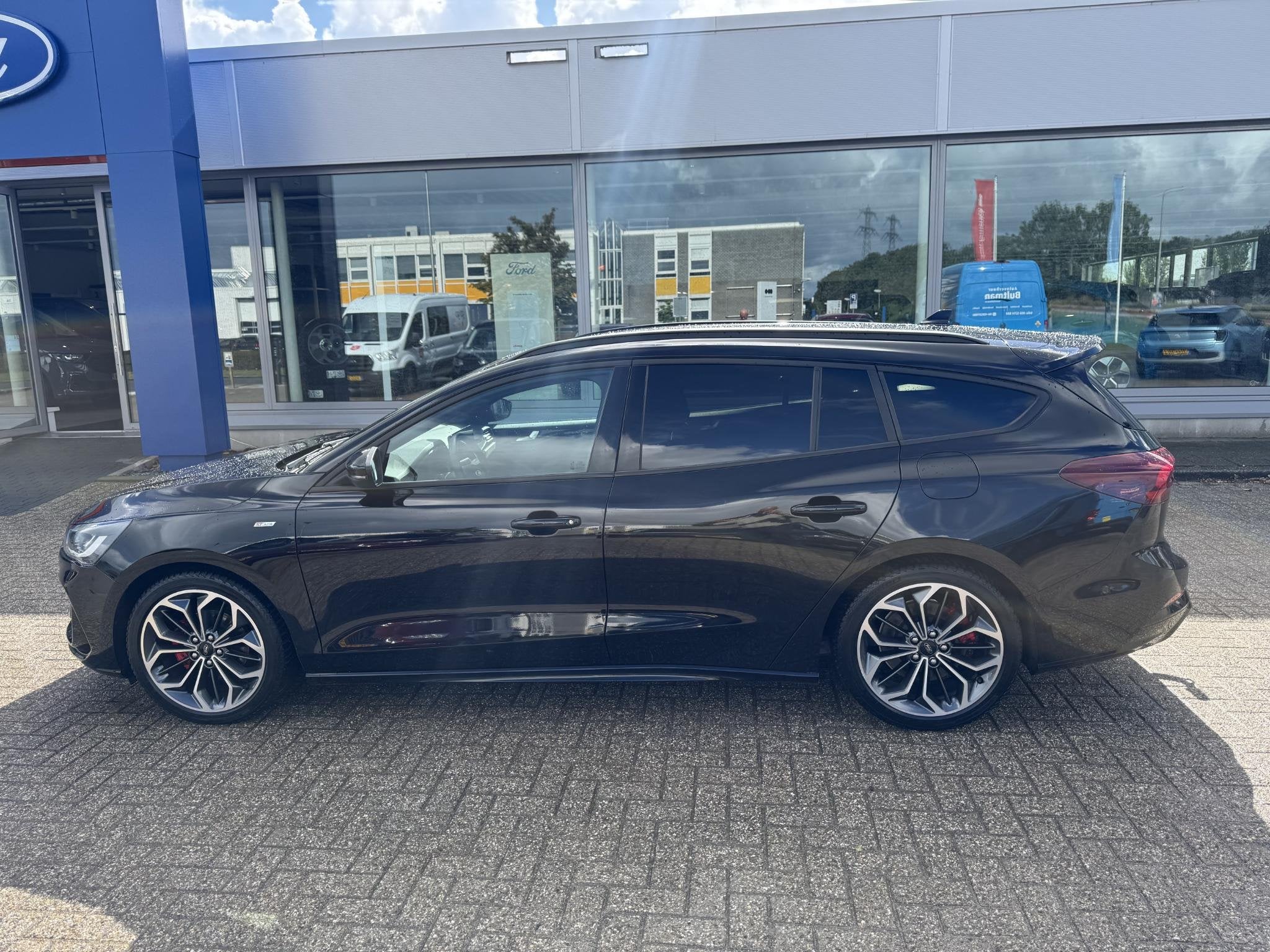 Ford Focus Wagon 1.0 EcoBoost Hybrid ST Line X 155pk | Drive, Stof, Gebruikt, Zwart, Origineel Nederlands