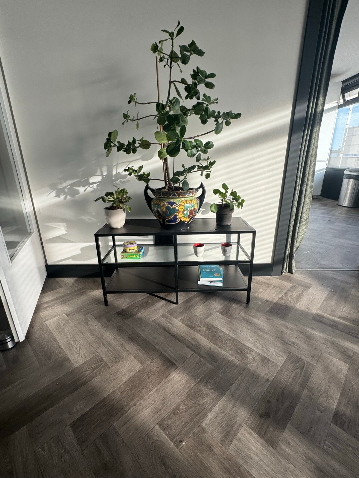 IKEA Vittsjö bijzettafel, zwart metaal met glas, Huis en Inrichting, Tafels | Bijzettafels, Gebruikt, Metaal of Aluminium, 75 cm of meer