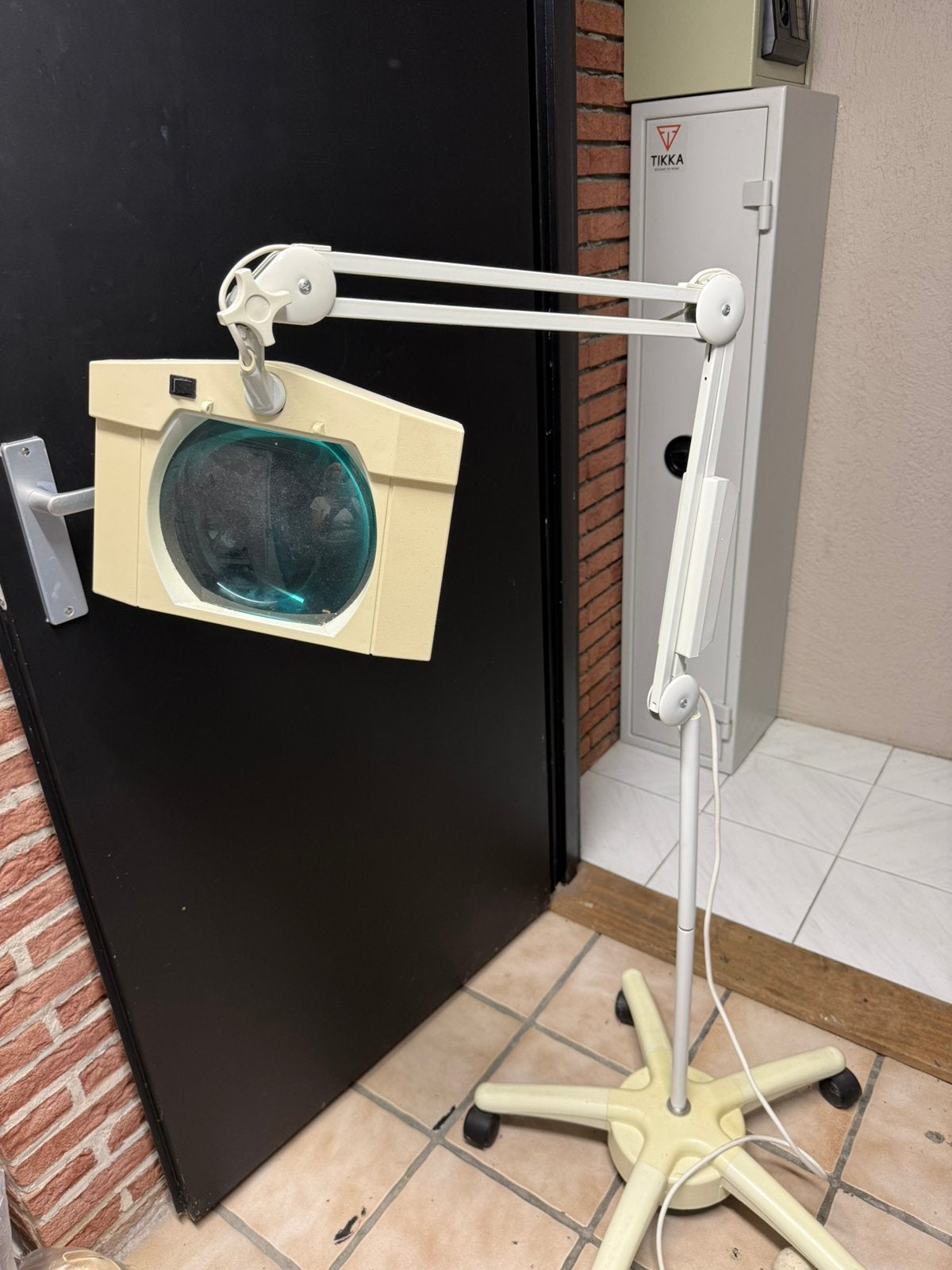 Loupe lamp op statief, Hobby en Vrije tijd, Vergrootglazen, Loepen en Loeplampen, Ophalen of Verzenden, Gebruikt, Loeplamp