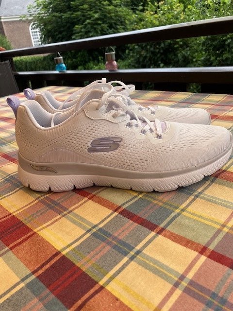️Nieuwe Skechers wit maat 41=42, Skechers, Wit, Nieuw, Ophalen of Verzenden