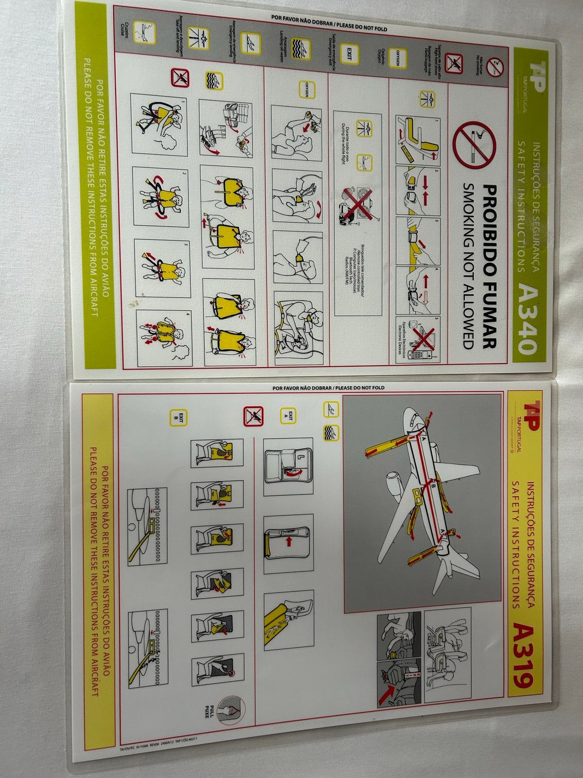 TAP Air Portugal A319 & A340 Veiligheidsinstructies, Ophalen of Verzenden, Zo goed als nieuw
