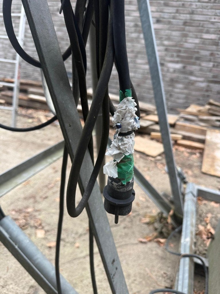 2 bouwliften 230v + 380v (zie omschrijving), Ophalen, Gebruikt, Bouwlift