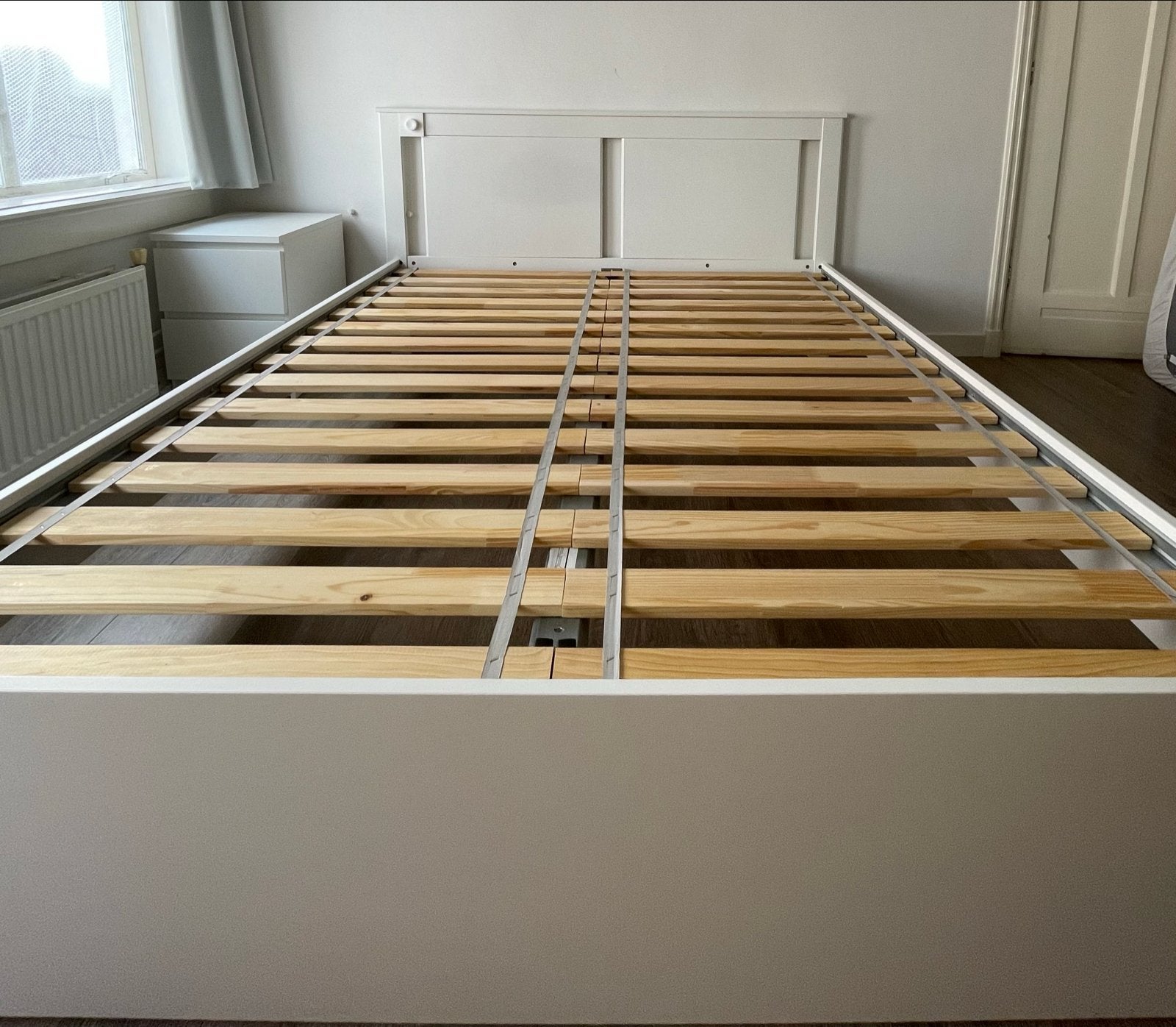 Ikea Songesand bed 160x200 wit met lattenbodem, Huis en Inrichting, Slaapkamer | Bedden, Ophalen, Wit, 200 cm, 160 cm