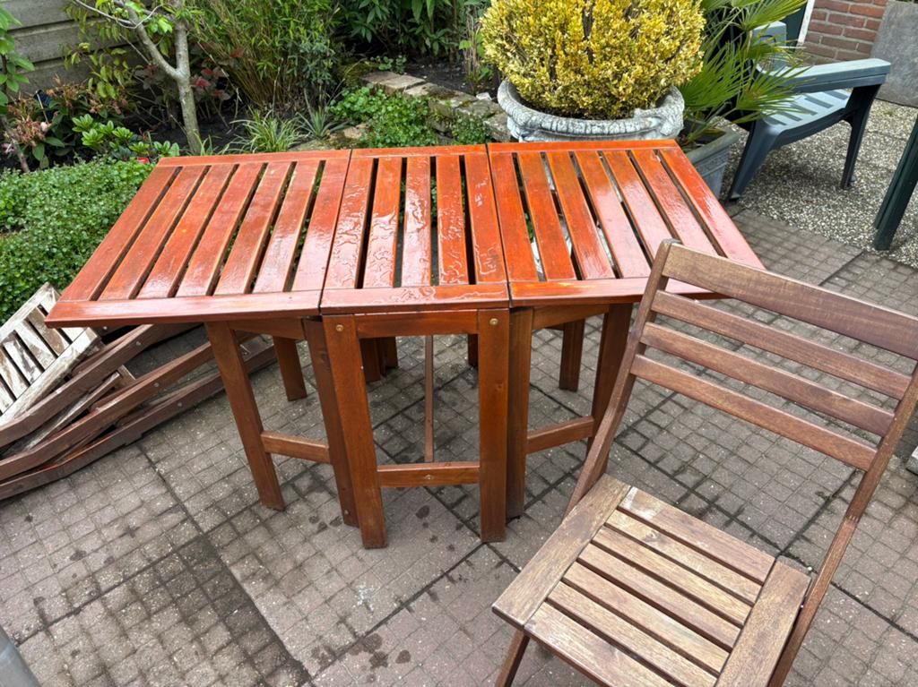 Houten inklapbare tafel met 4 stoelen, Ophalen of Verzenden, Zo goed als nieuw, Hout