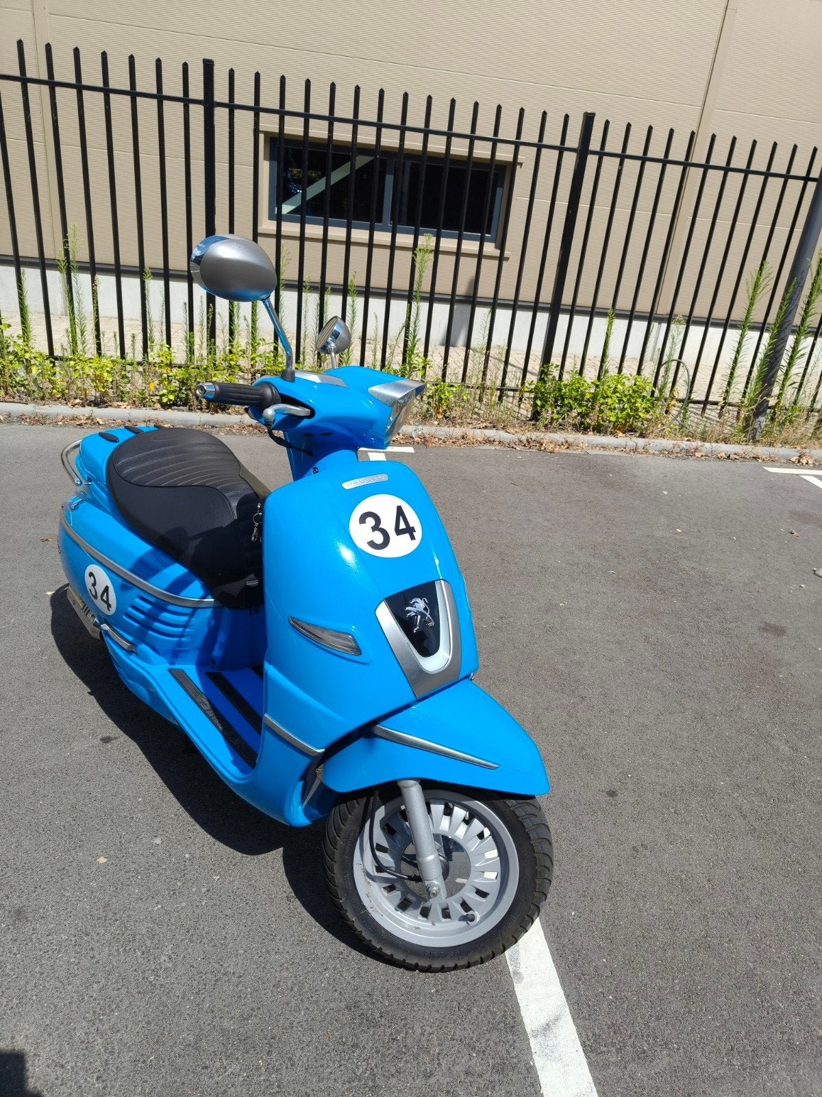 Peugeot Django sport 2017, Fietsen en Brommers, Snorfietsen en Snorscooters, Ophalen, Zo goed als nieuw, Benzine, Peugeot