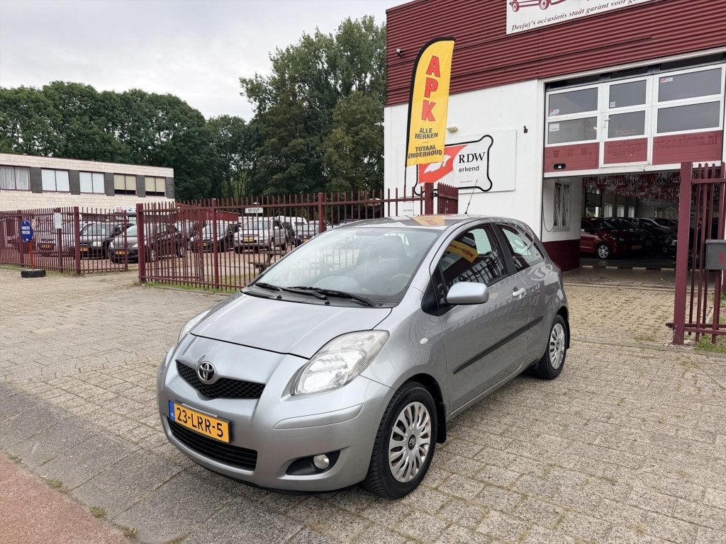 Toyota Yaris 1.3 16V VVT-I 3DR Automaat Aspiration, Automaat, 101 pk, 750 kg, 4 cilinders