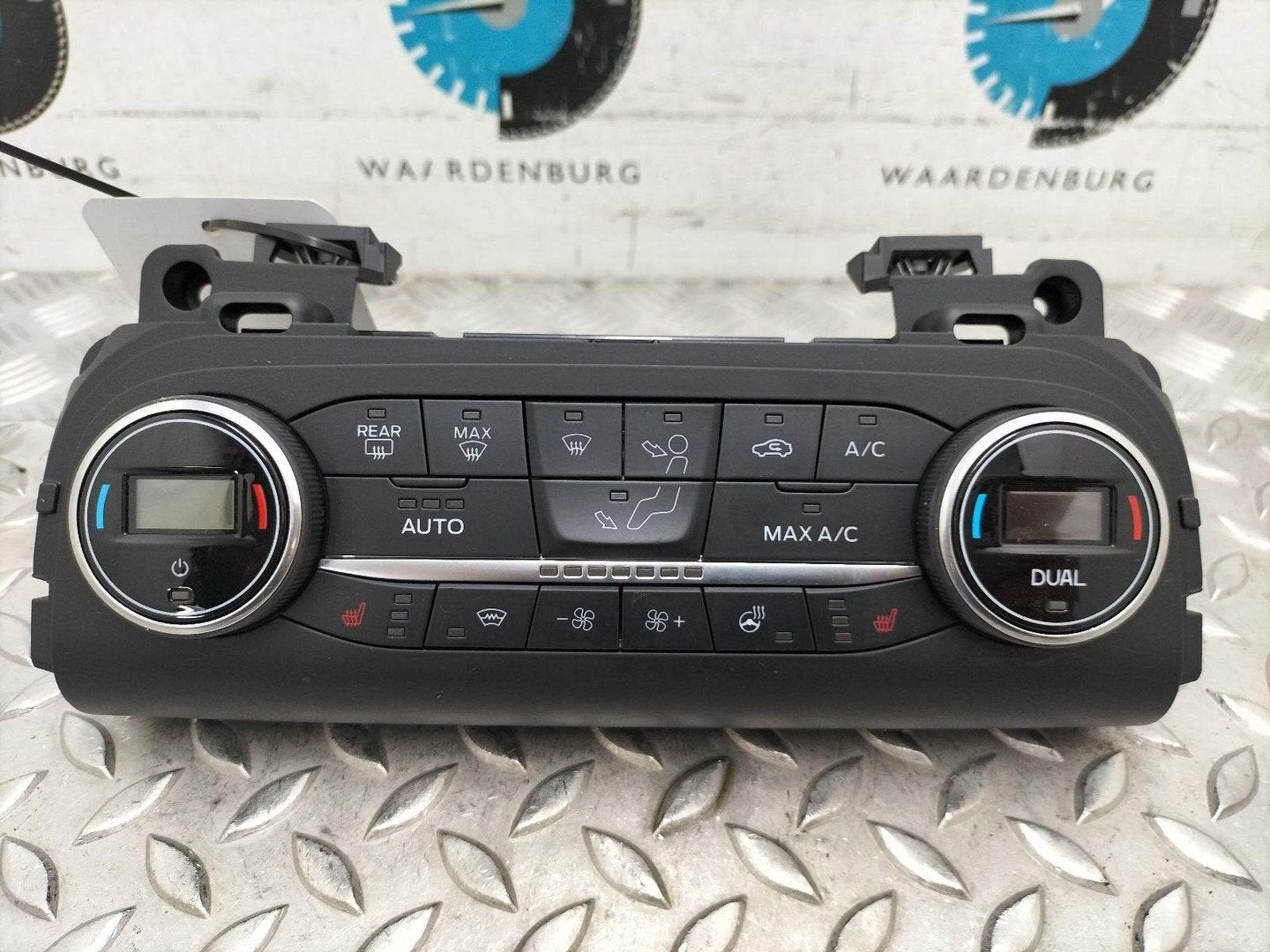 FORD FOCUS ST LINE  KACHEL BEDIENINGSPANEEL 2020, Ophalen of Verzenden, Gebruikt, Stiba lid