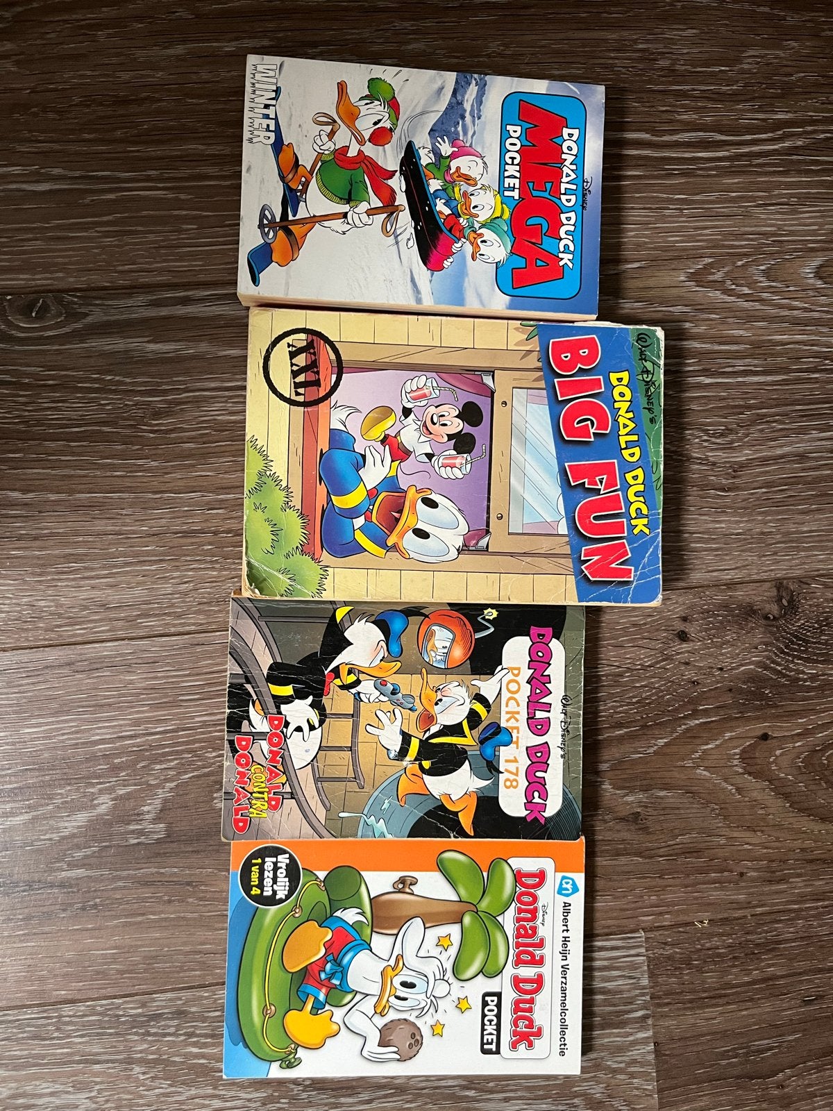 Donald Duck Pocket en Rocket stripboeken - 4 stuks, Meerdere stripboeken, Ophalen of Verzenden, Gelezen