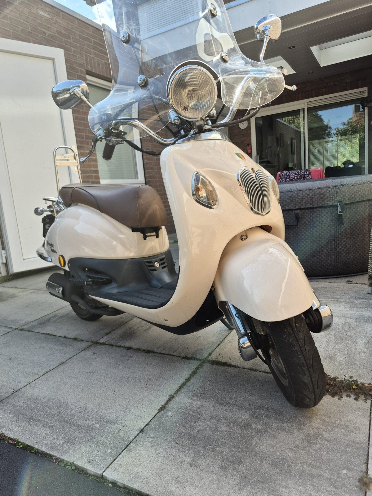 ZNEN Grande Retro snorscooter met gratis helm maat s, Ophalen, Gebruikt, ZNEN