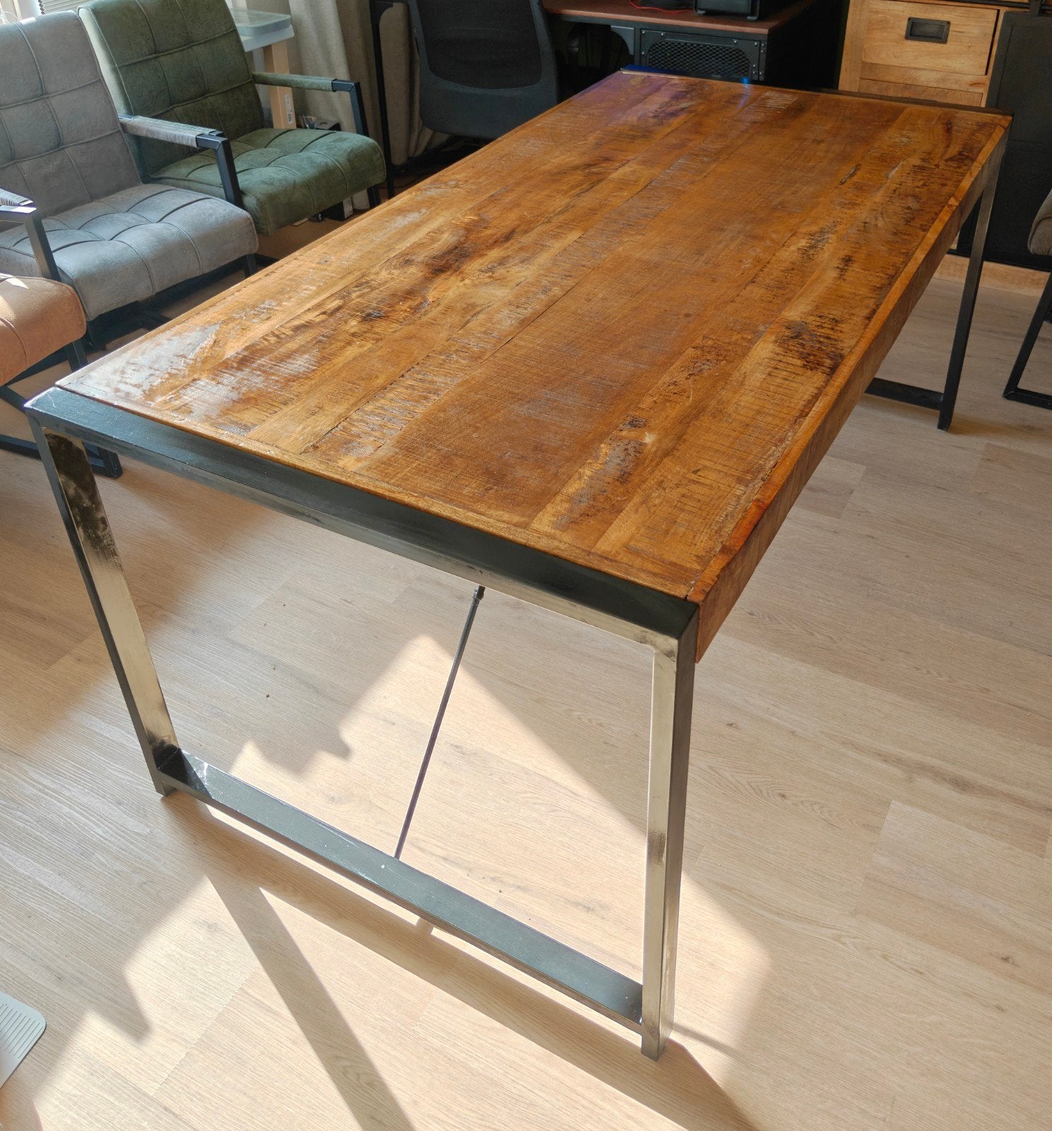 Mango hout eettafel, Gebruikt, 50 tot 100 cm, 150 tot 200 cm, Vier personen