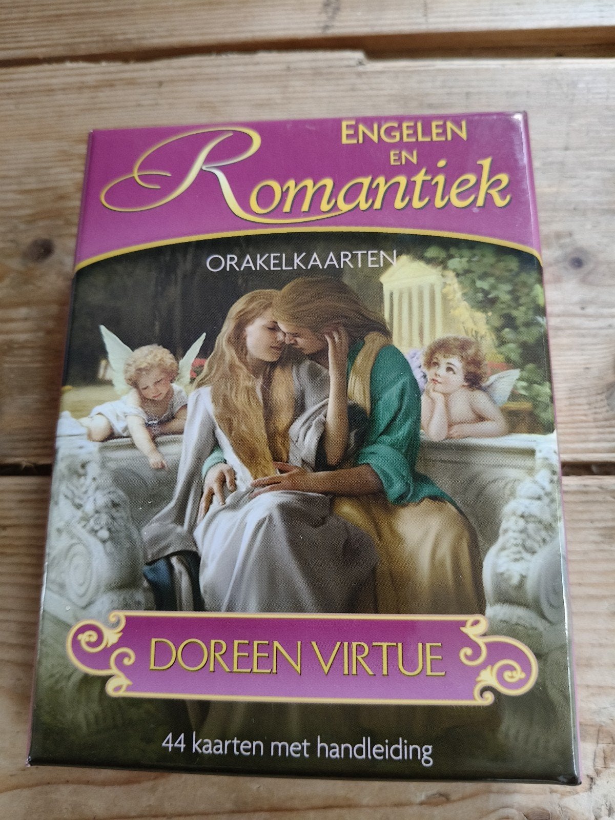 Doreen Virtue - Engelen en romantiek orakelkaarten, Tarot of Kaarten leggen, Overige typen, Ophalen of Verzenden, Zo goed als nieuw