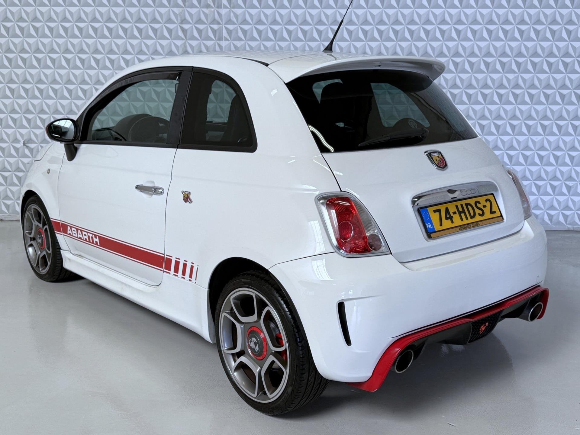 Fiat 500 1.4-16V Abarth Origineel NL-AUTO / 176.000km (2008), Voorwielaandrijving, Zwart, 4 cilinders, Wit