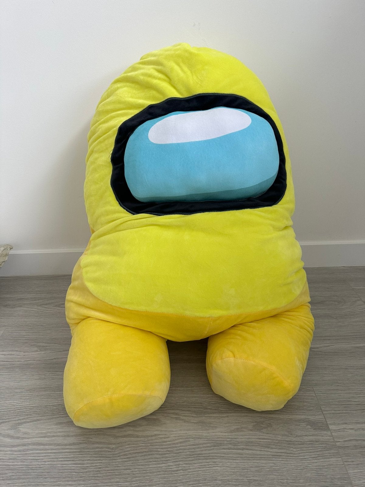 Grote gele Among Us knuffel - Zo goed als nieuw, Overige merken, Overige typen, Ophalen of Verzenden, Middelgroot (20 tot 80 cm)
