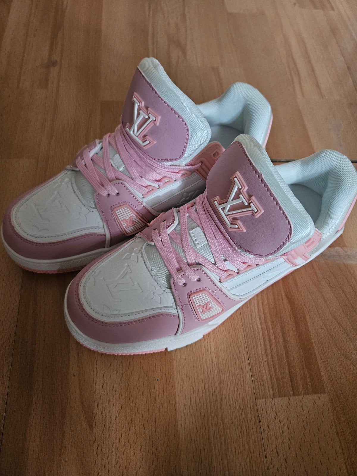 Louis Vuitton Sneakers Roze/Wit Maat 38, Louis Vuitton, Ophalen of Verzenden, Roze, Sneakers of Gympen
