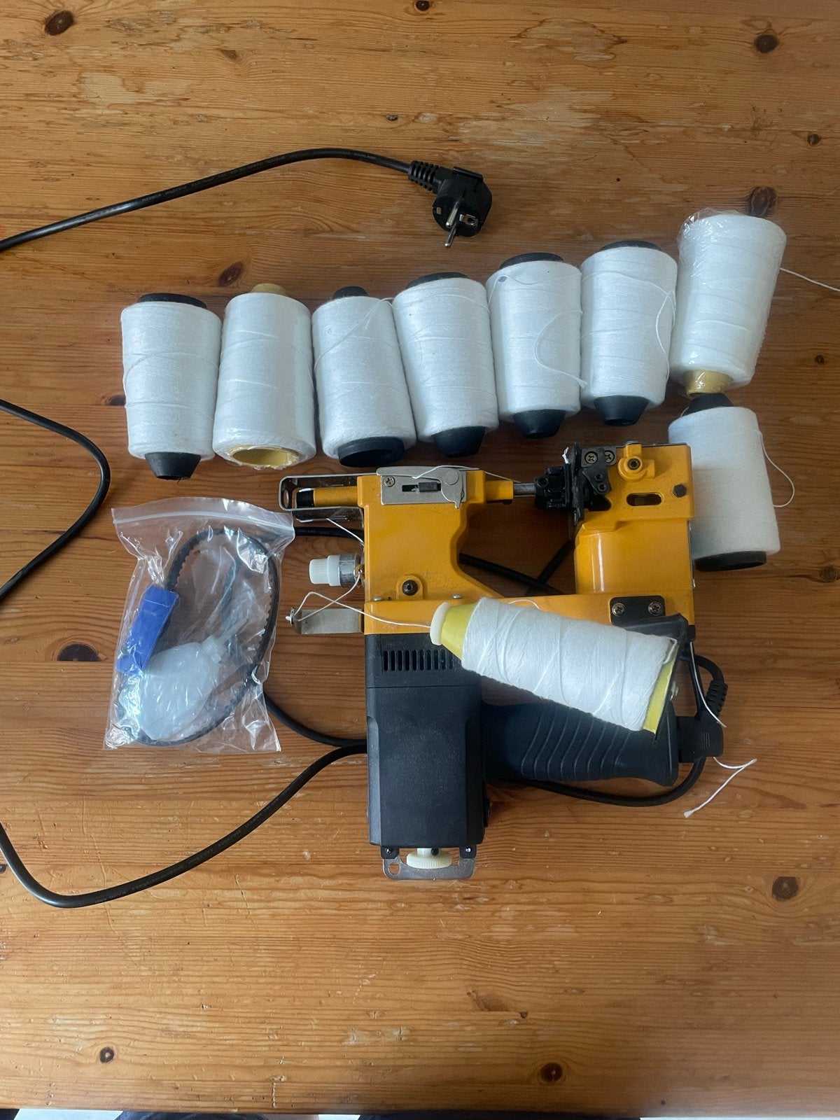 Industriële Naaimachine/Zakkennaaimachine met Garen, Overige merken, Gebruikt, Ophalen of Verzenden, Naaimachine