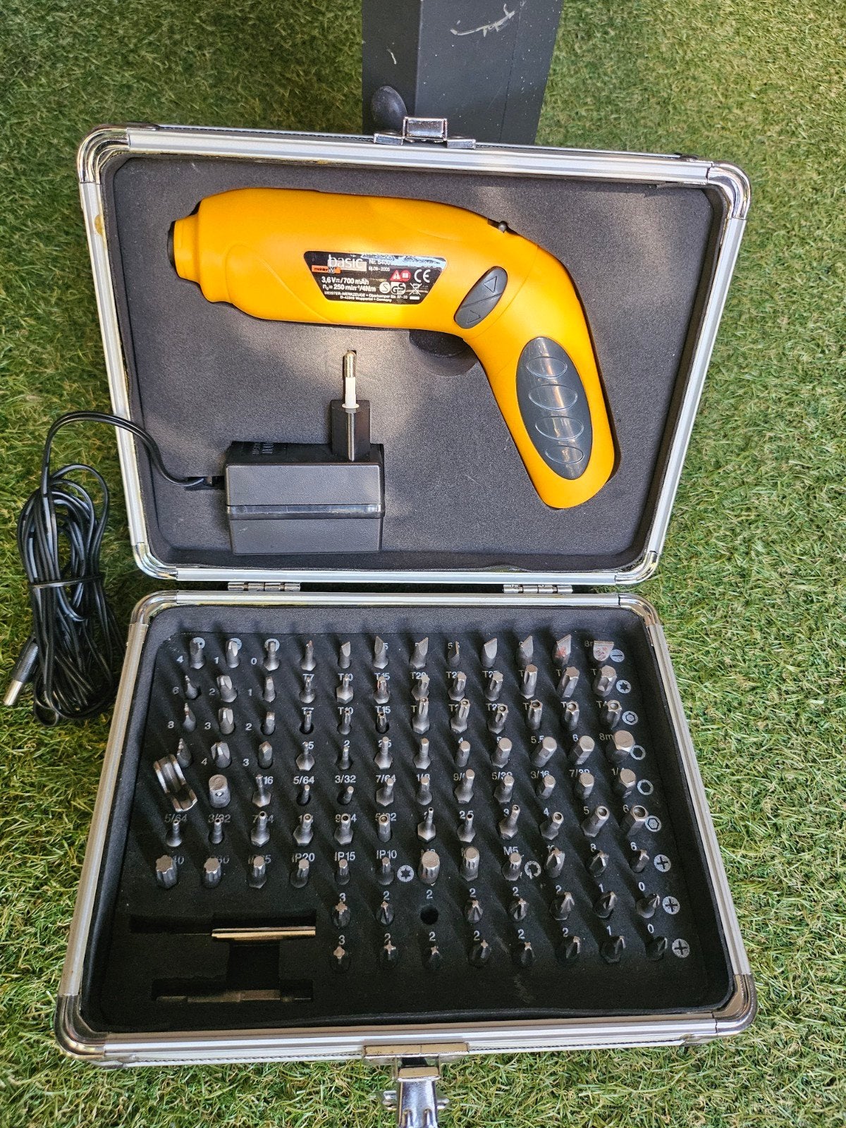 Basic accuschroevendraaier met uitgebreide bitset, Ophalen of Verzenden, Gebruikt, Minder dan 400 watt, Boor- en Schroefmachine