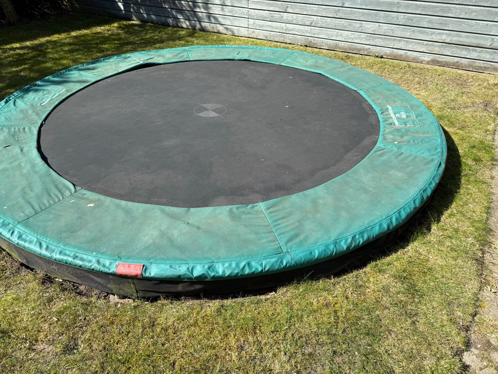 Berg Inground Champion 330 trampoline met afdekzeil, Ophalen, Gebruikt