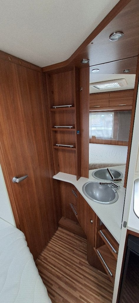 Adria Altea 432 PX met Thule luifel, voortent, mover en Fran, Schokbreker, 7 tot 8 meter, Treinzit, 750 - 1000 kg