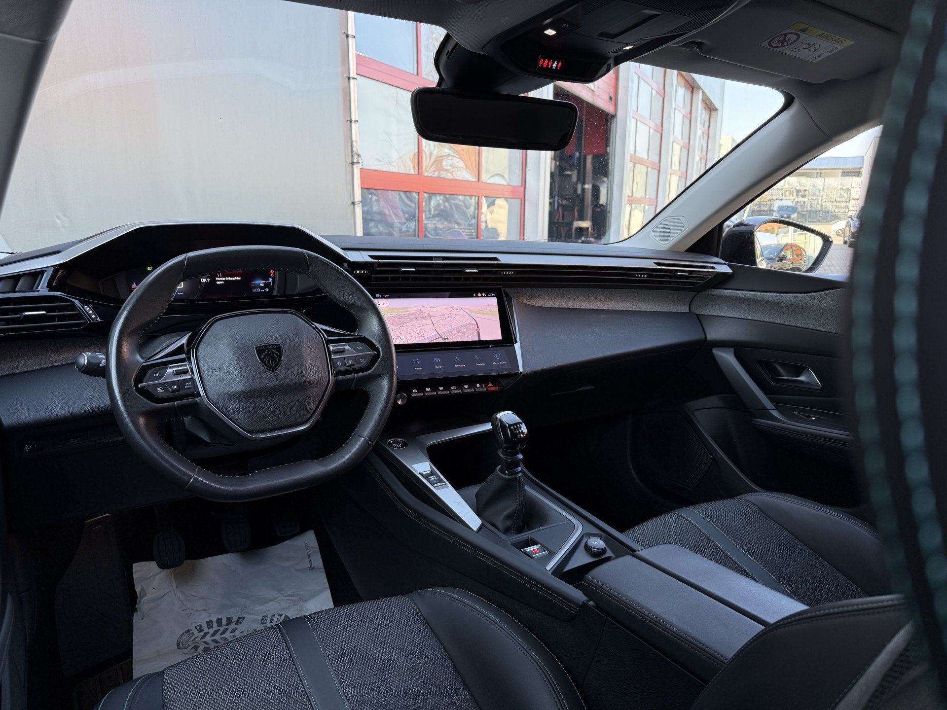 Peugeot 308 SW BWJ 2023 1.2 131 PK PureTech Allure TREKHAAK, Voorwielaandrijving, 1199 cc, Met garantie (alle), Blauw