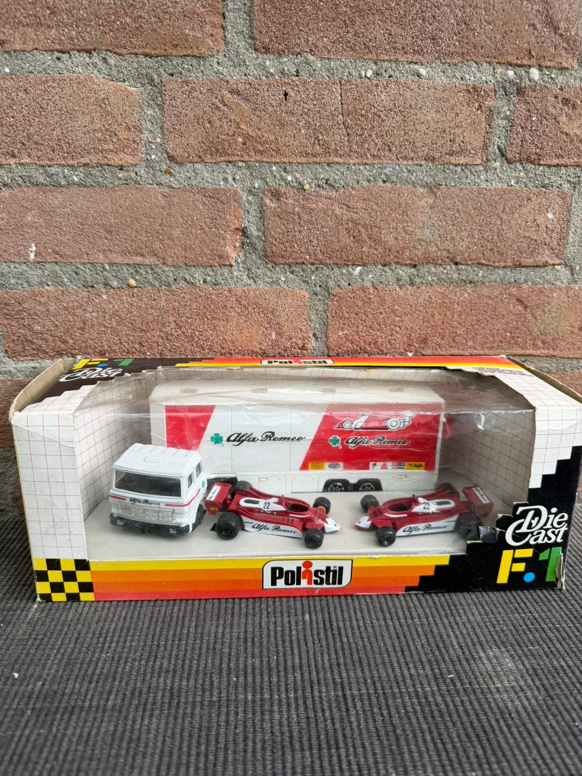 Polistil Alfa Romeo 2X F1 + racetransporter, Ophalen of Verzenden, Gebruikt, Auto