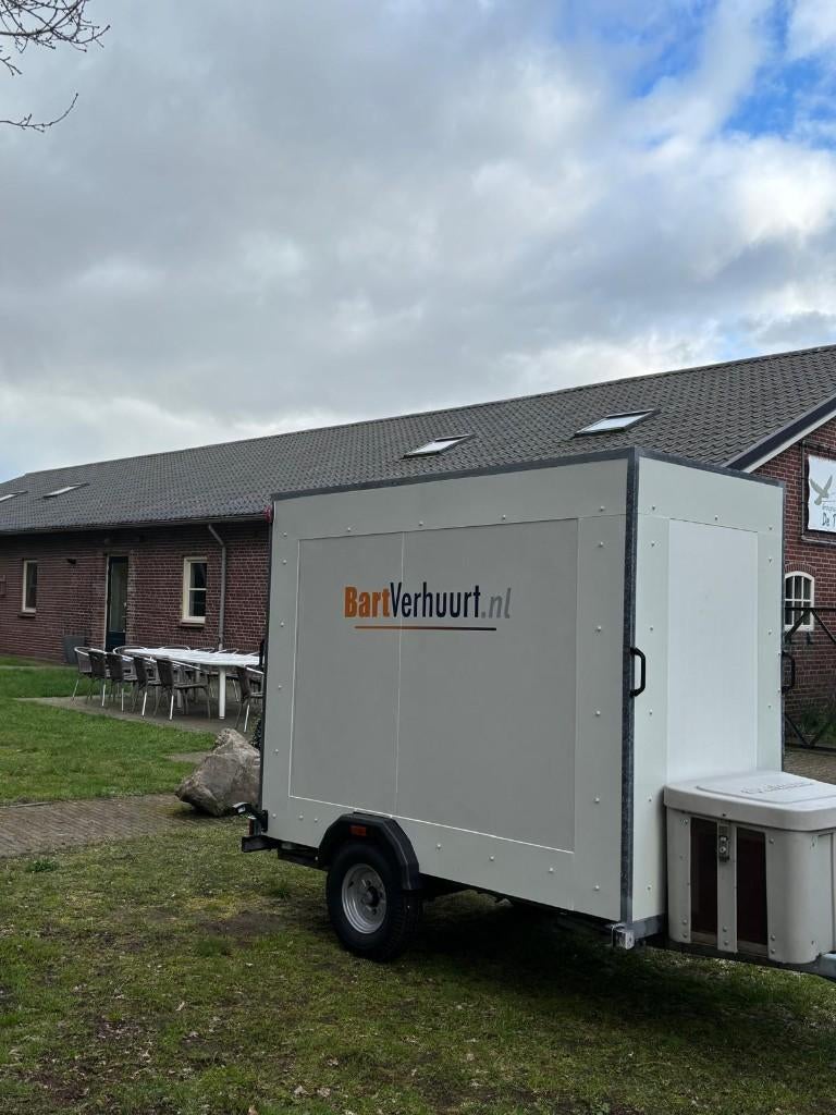 Koelwagen in de verhuur, Ophalen, Zo goed als nieuw, Verjaardag