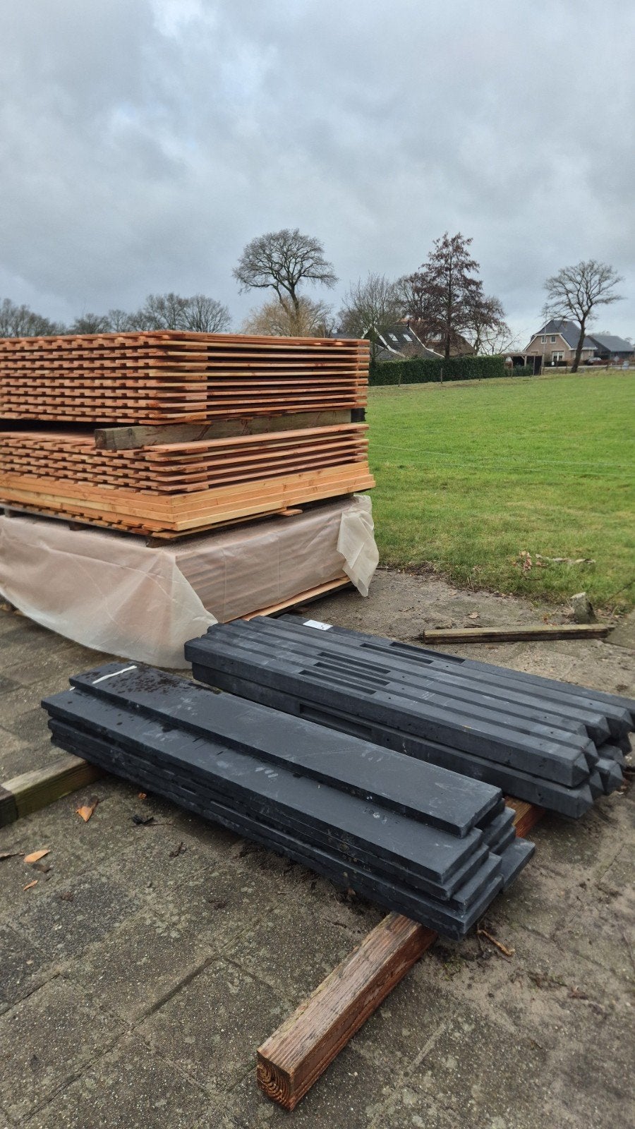 hoge kortingen.50 stuks nieuwe douglas schermen en palen, 1 tot 2 meter, Minder dan 3 meter, Nieuw, Ophalen of Verzenden