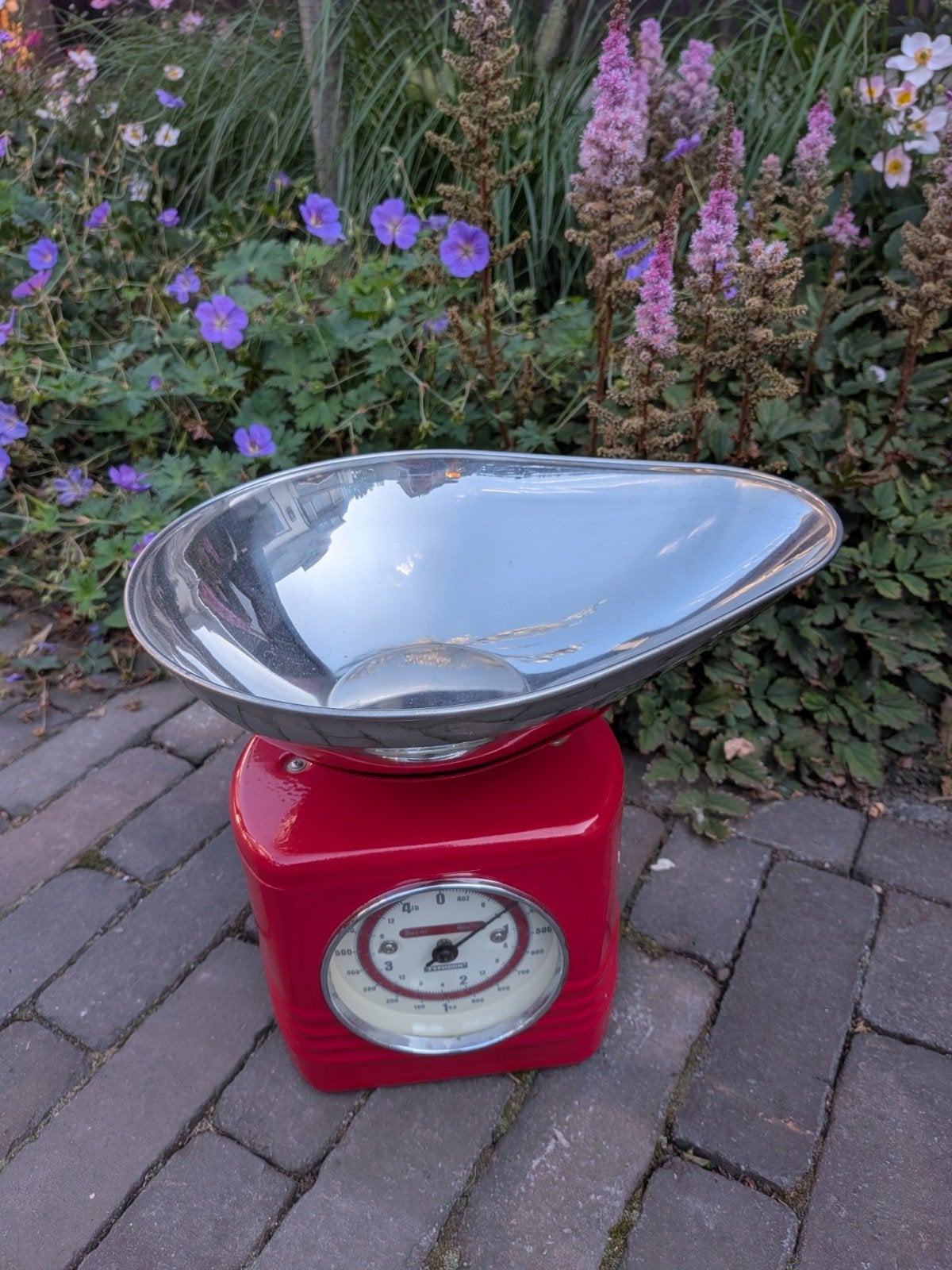 Typhoon retro rode keukenweegschaal - zo goed als nieuw, Ophalen of Verzenden