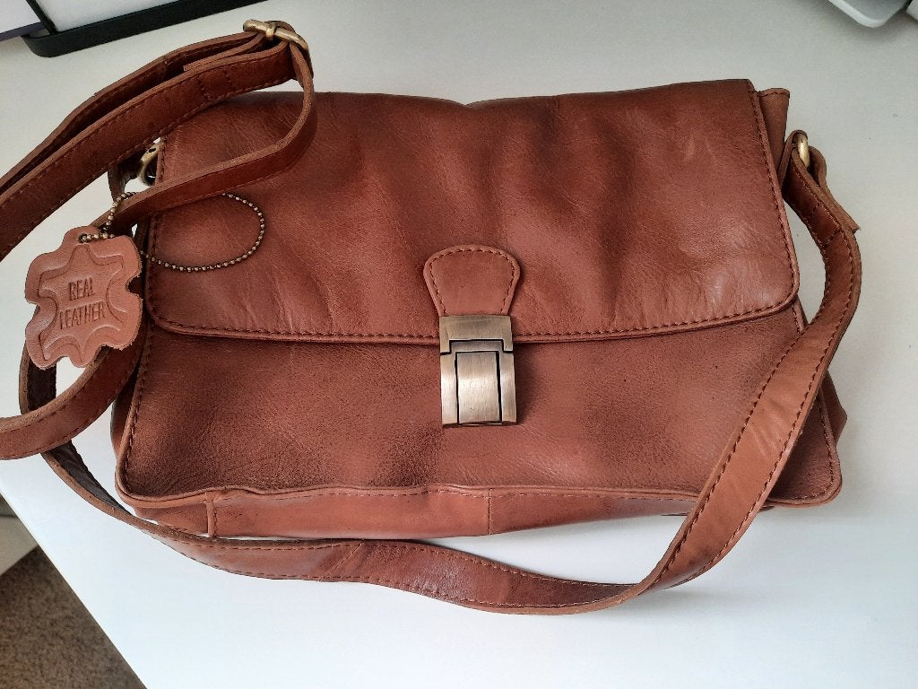 BRUIN LEREN SCHOUDERTAS, Sieraden, Tassen en Uiterlijk, Tassen | Schoudertassen, Overige merken, Gebruikt, Bruin, Ophalen of Verzenden