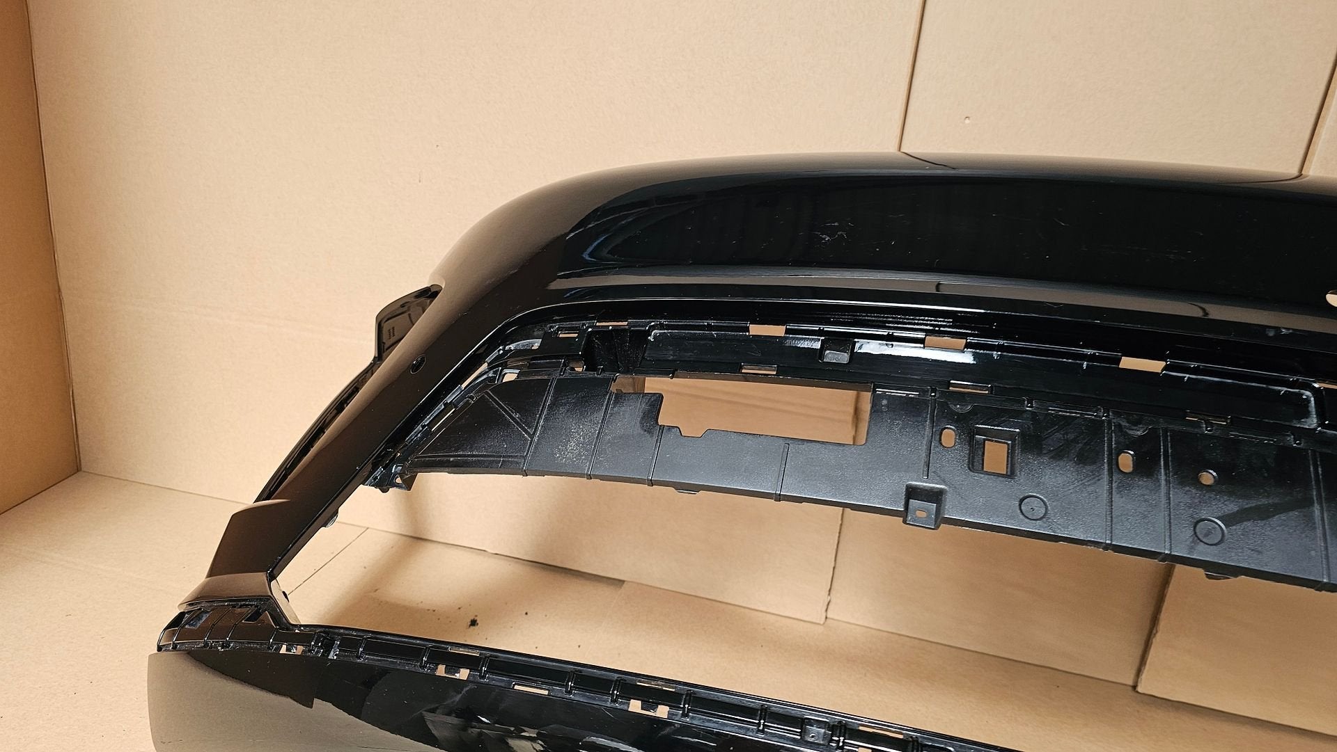 Foto 11 van Voorbumper Hyundai Kona 2 II EV SX2 ORIGINEEL 86511-HF010