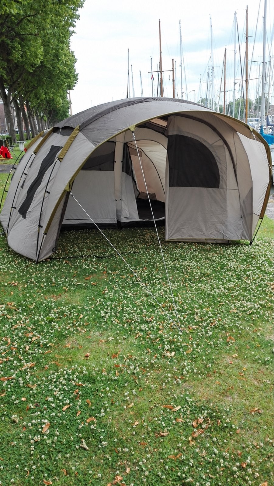 Quechua t6 4 personen tent, Ophalen, Gebruikt, Tot en met 4